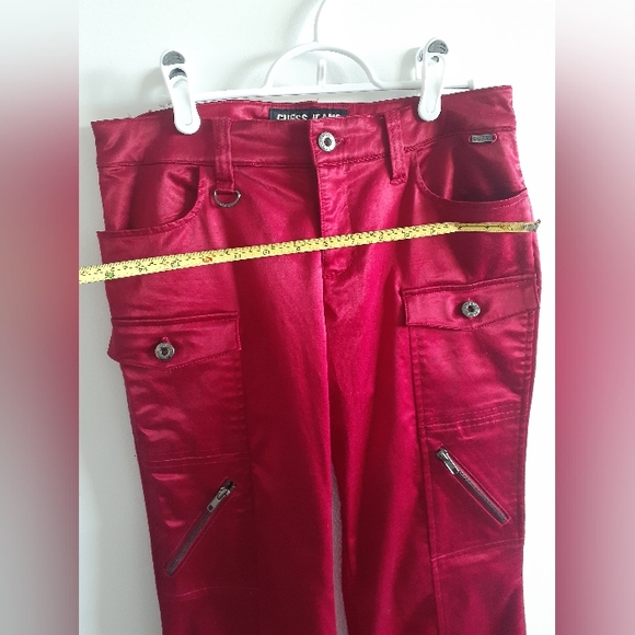 GUESS JEANS silky, stretchy cargo pants with multiple pockets - Picture 6 of 9